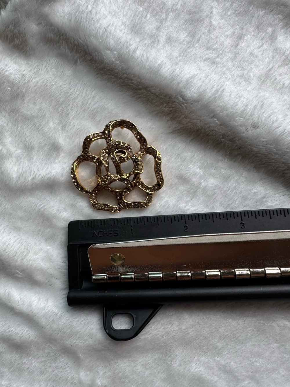 Gold brooche with rhinestones - Picture 6 of 6